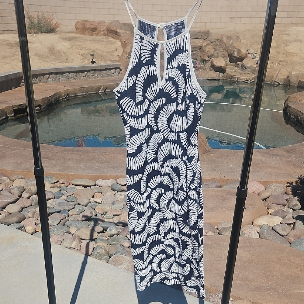 Elegant Black and White Patterned Dress